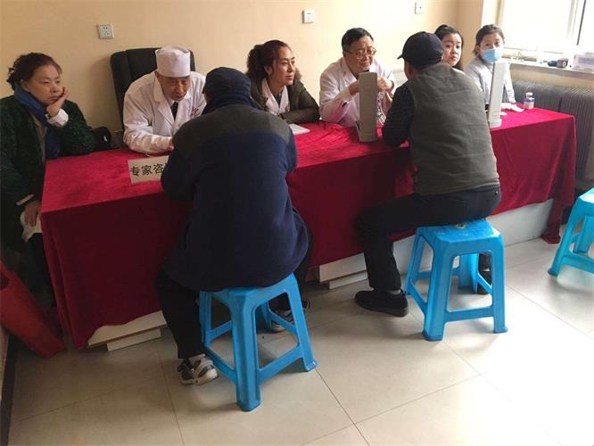 真情融入社区，义诊温暖民气